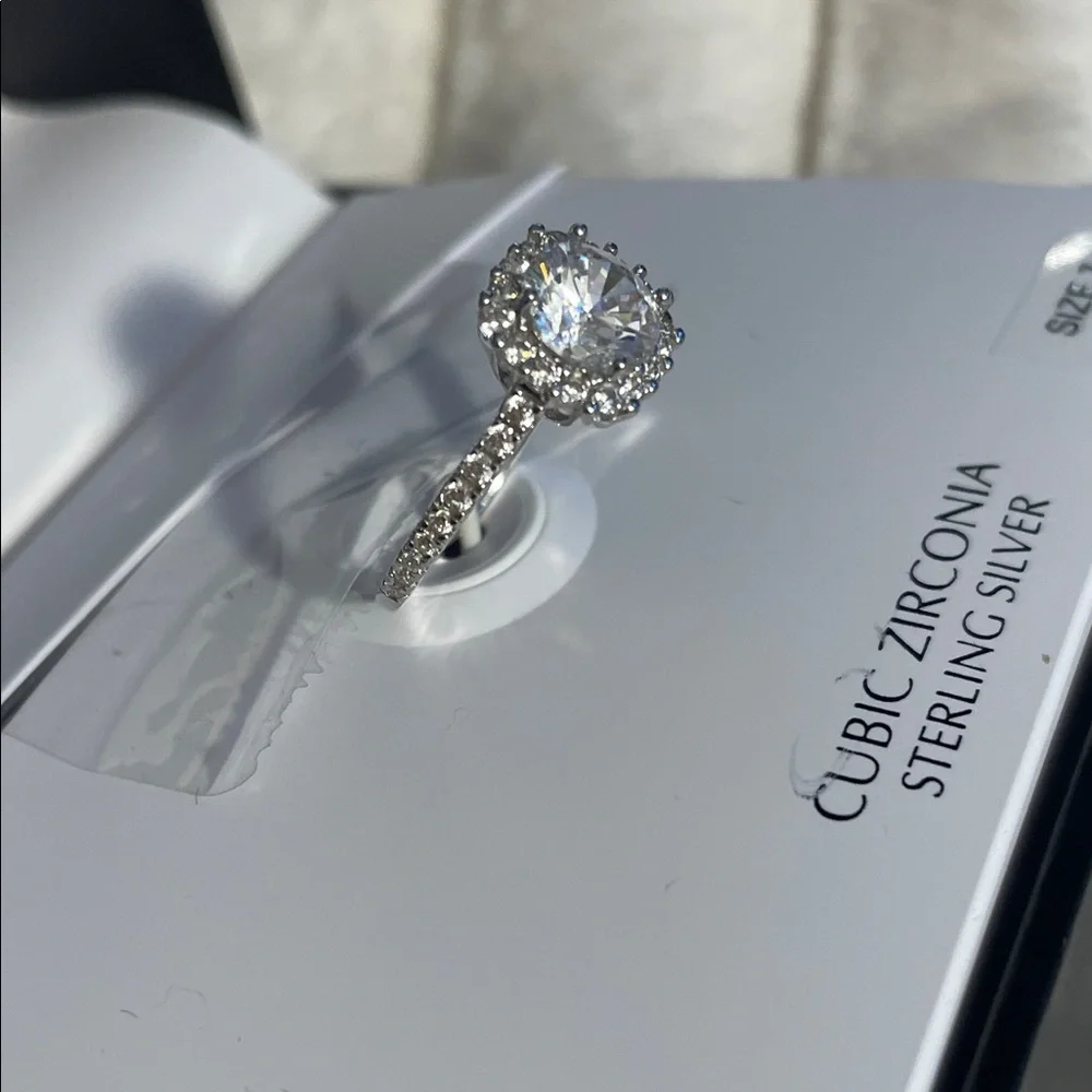 Giani Bernini Sterling Silver CZ Halo Sparkling Solitaire Ring Size 7